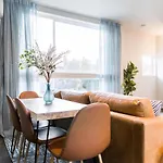 Sky Mark Lux 1 - Modern Elegance In Downtown Seattle