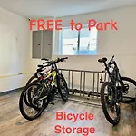 Private Room With Shared Bathroom On The 1St Floor 10 Minutes Walk To University Of Washington
