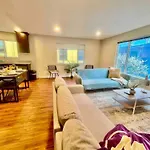 Seattle Luxury 4-Suite Retreat