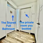 Private Room With Shared Bathroom On The 1St Floor 10 Minutes Walk To University Of Washington
