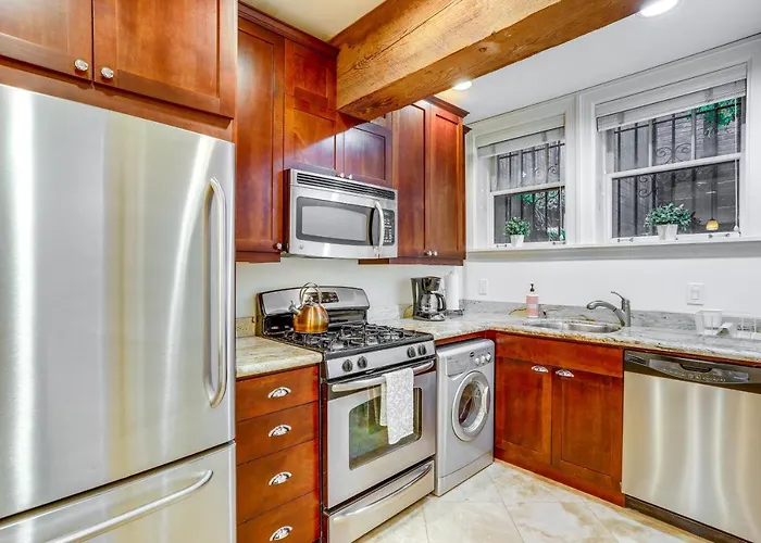 Seattle Condo With Parking, Near Space Needle!
