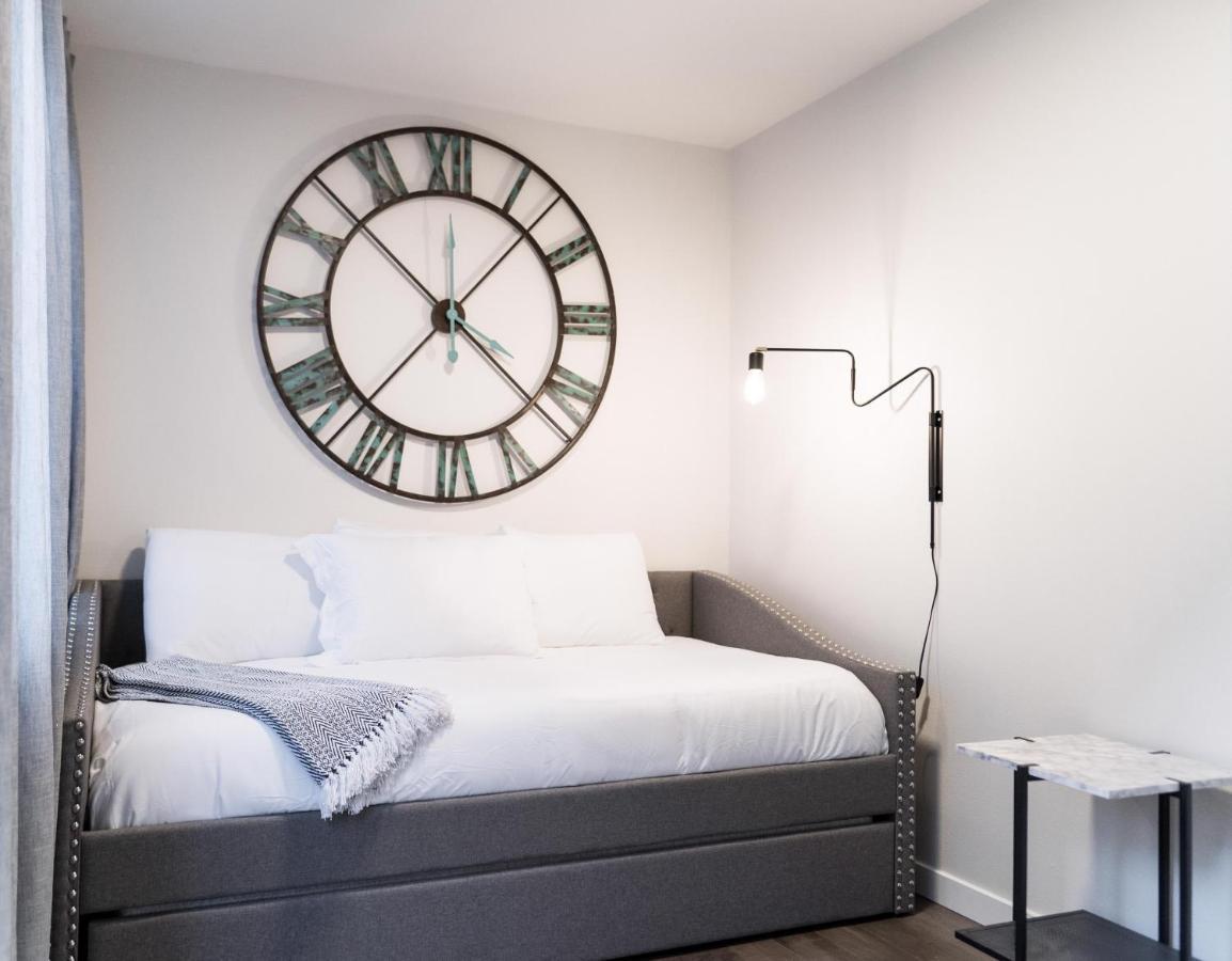 Holiday home Sky Lux 1 - Modern Elegance In Downtown
