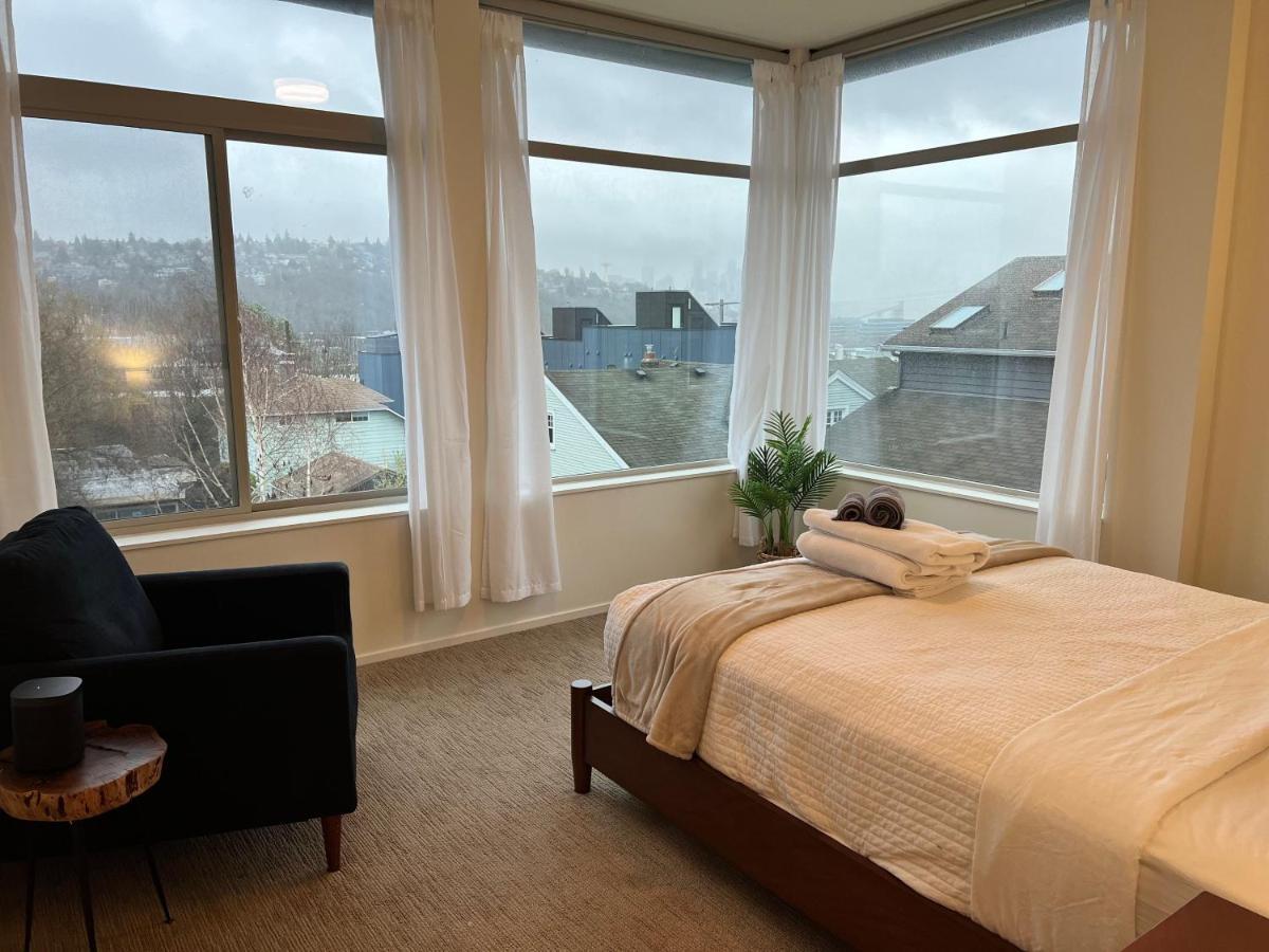 Lovely Magnolia Home Seattle