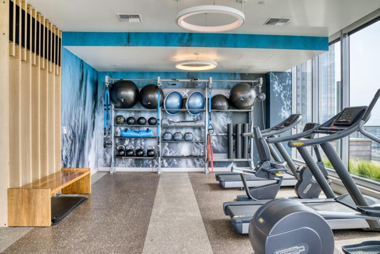 Apartment Downtown 2br W Gym Wd Bbq Nr Dining Shops Sea-406 *