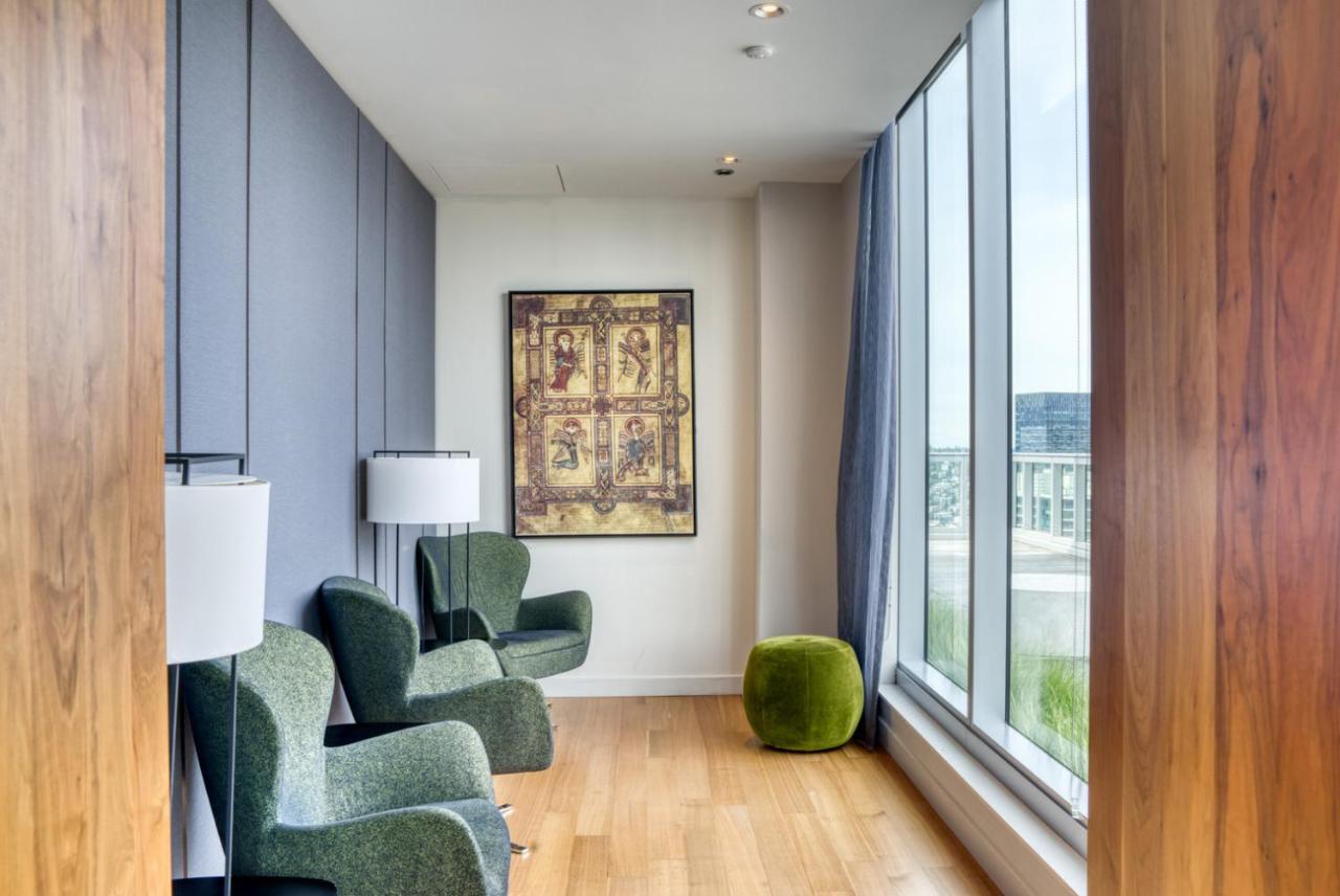 Downtown 2br W Gym Wd Bbq Nr Dining Shops Sea-406 *