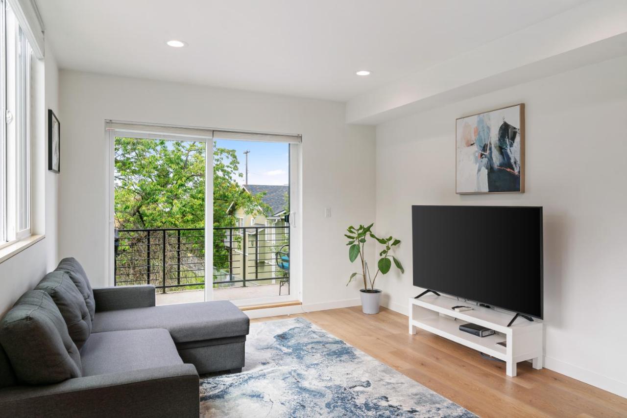 Modern Two Story Townhouse Near Light Rail Seattle