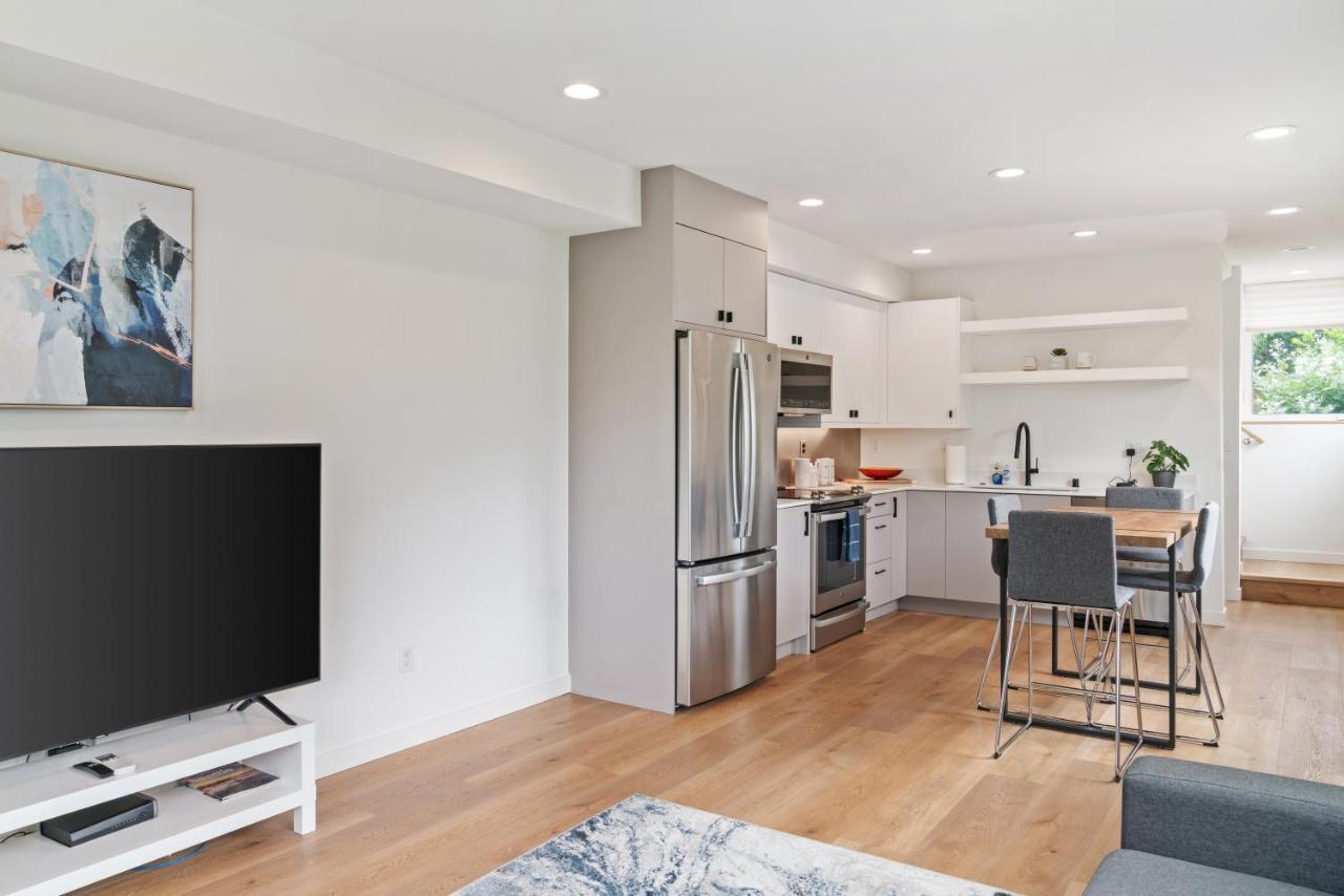 Modern Two Story Townhouse Near Light Rail Seattle
