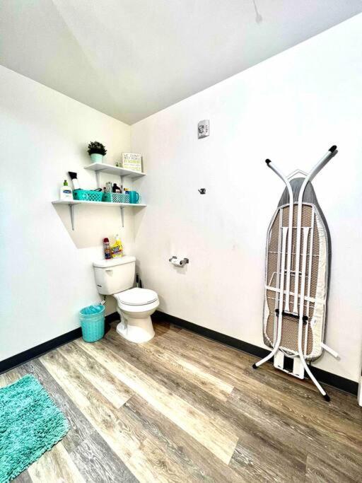 Apartment Private With Shared Bathroom On The 1st Floor 10 Minutes Walk To Of Washington