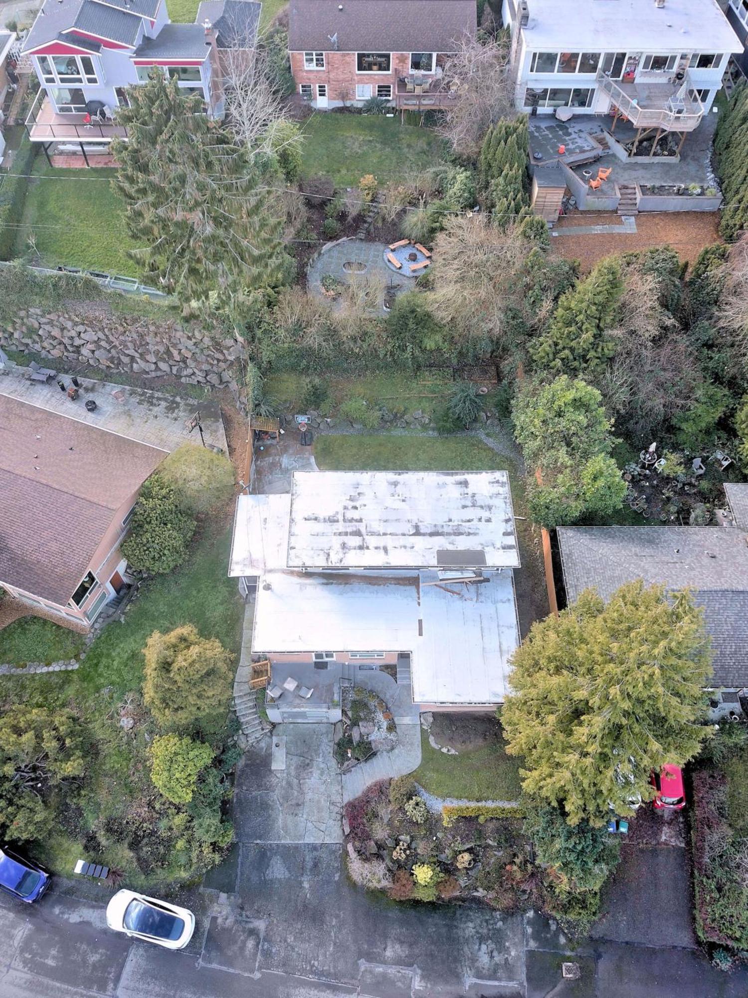 Mid-century W/ Lakefront Views! Holiday home *