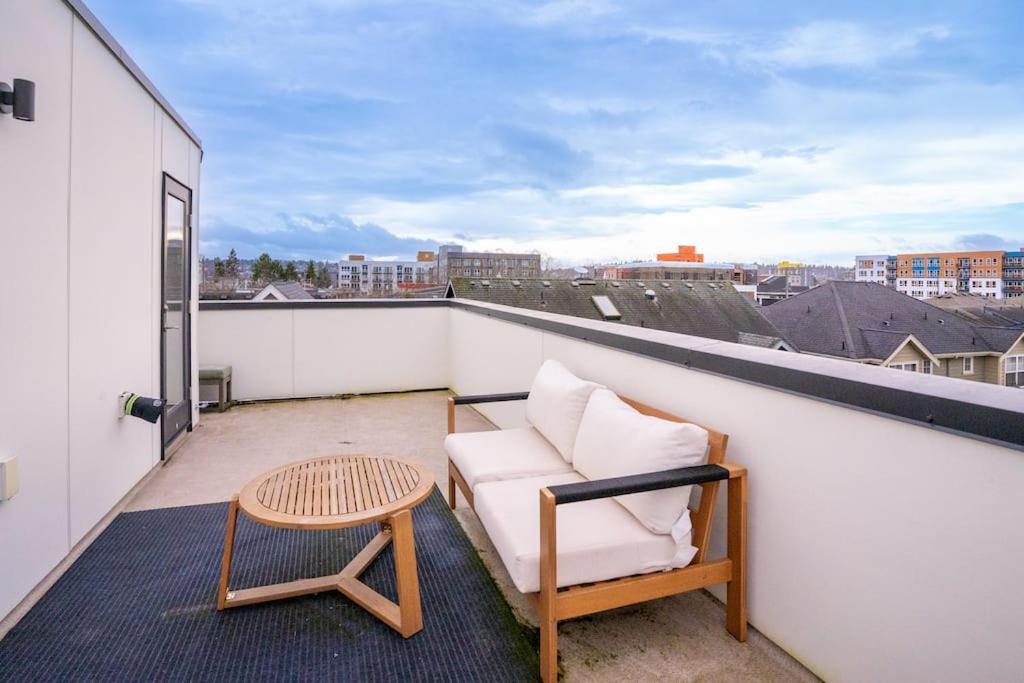 Ballard's Pet-friendly Mid Century + Rooftop Deck
