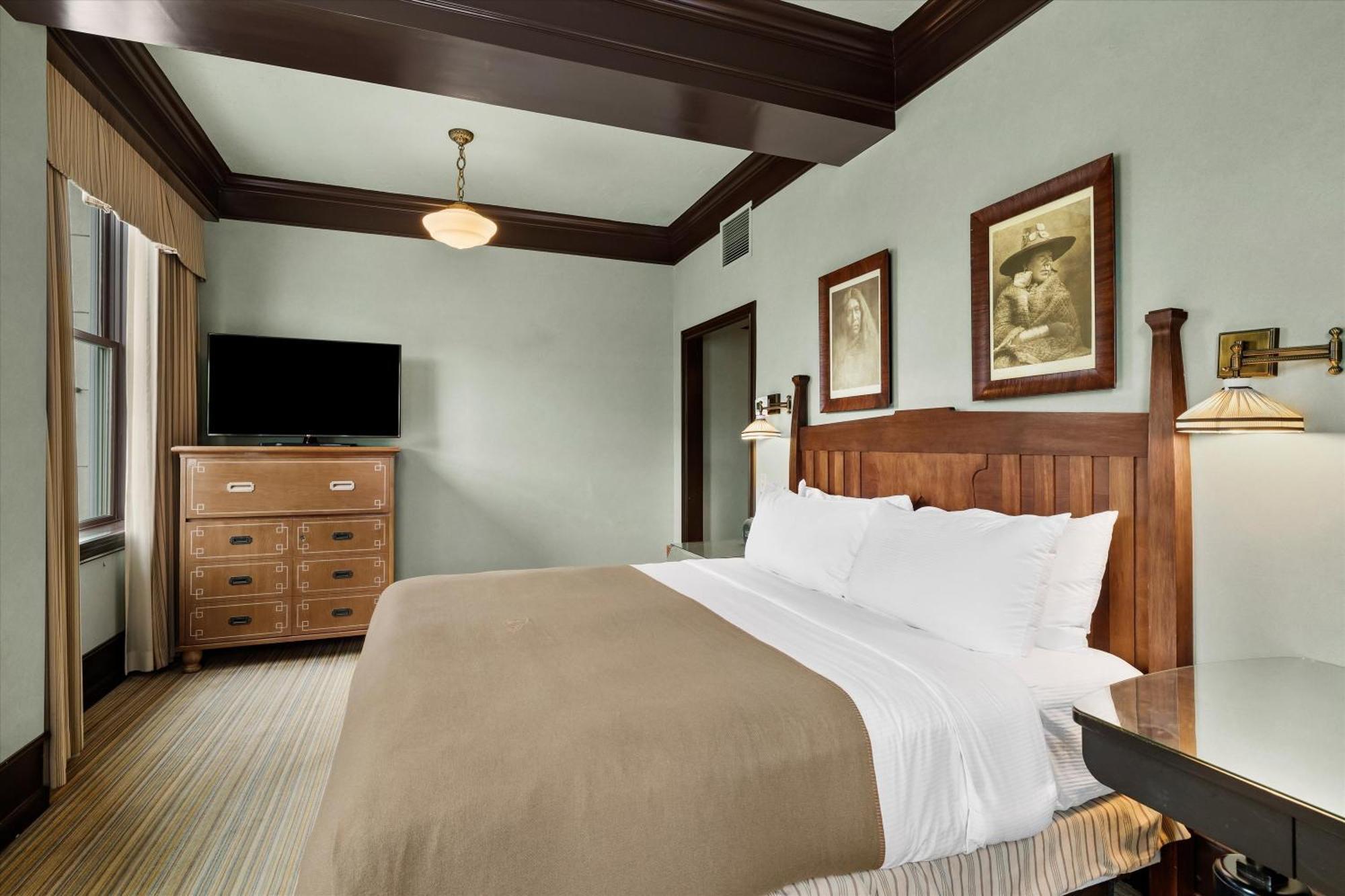 Hotel Arctic Club Seattle
