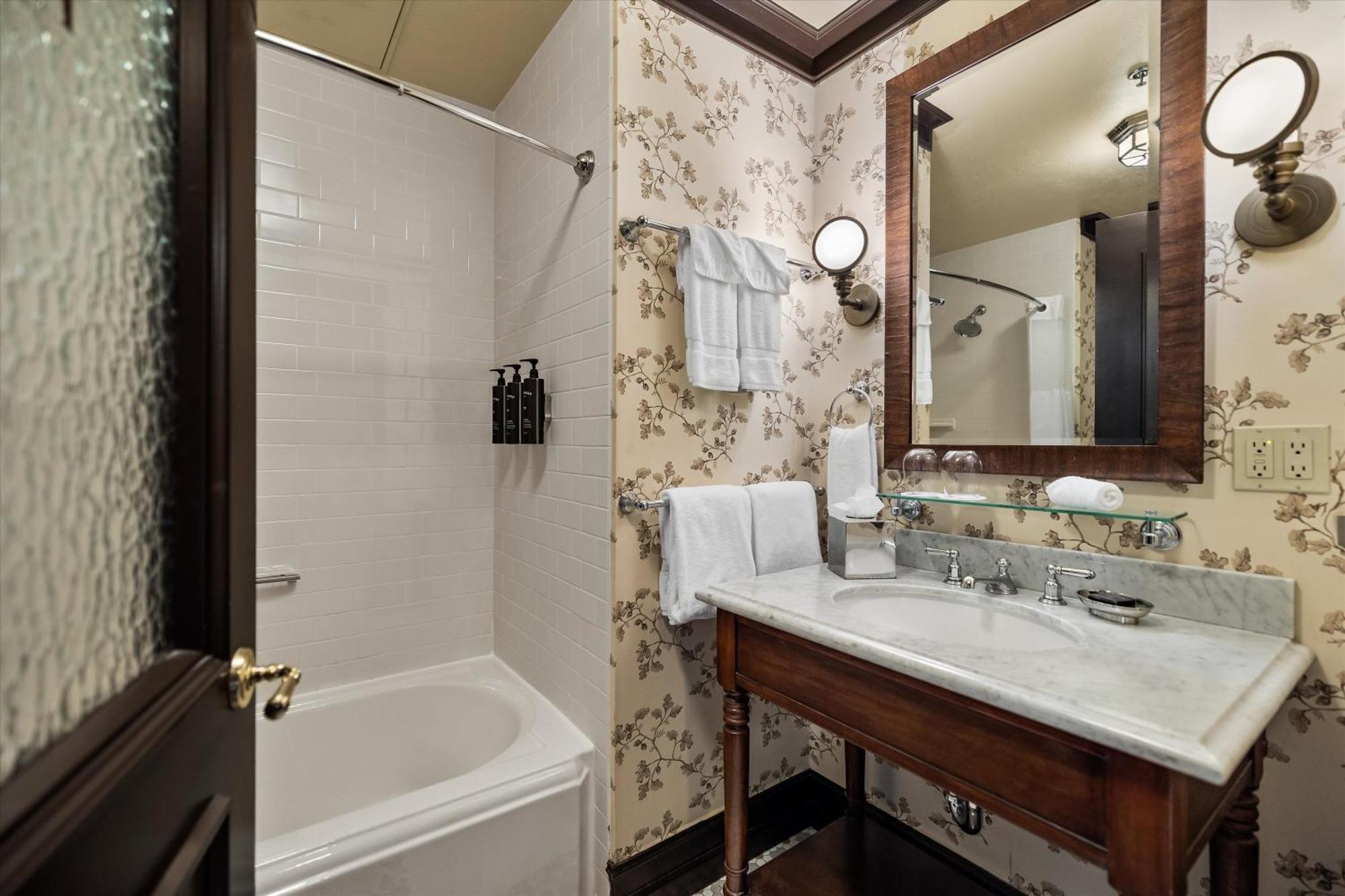 Hotel Arctic Club Seattle