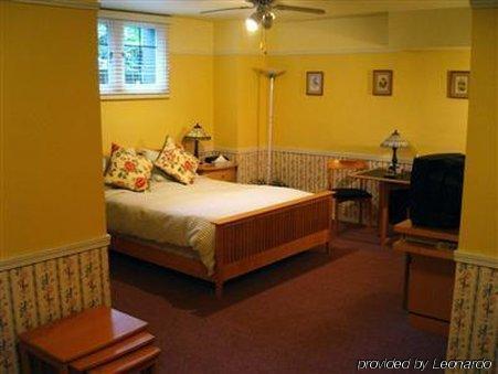 Bacon Mansion Bed & Breakfast