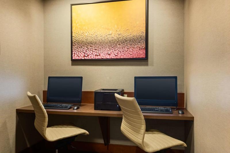 Hyatt House Downtown 3*