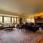 Cecil Bacon Manor