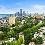 Seattle Cloud 2Br Prime Location