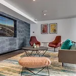 First Hill 1Br W Gym Roof Lounge Nr Pioneer Sq Sea-536