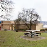 Tiny House By Kabino Mini Modern Tiny Home Heart Of Green Lake Pet Friendly Wifi Loft Up Ladder Plus Sleeper Sofa