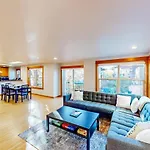 Central District Hideaway