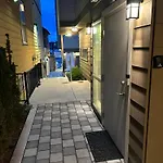 Luxe: Modern Retreat In The City
