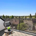 Seattle Charm, Near University, 3 Bedroom W&D, Fast Wifi