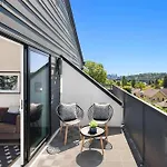 Seattle Charm, Near University, 3 Bedroom W&D, Fast Wifi