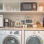 Gorgeous 1 Bedroom Space