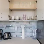 Brand New Home 10Min To Green Lake