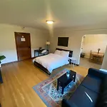 Furnished Apartments - Climate Pledge Arena Next Door