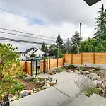 Luxe Seattle Vacation Rental About 9 Mi To Downtown!