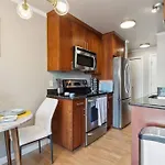 Vibrant 2Bed Condo - Stroll To Sea Space Needle
