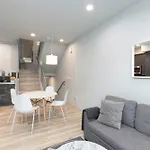 West Seattle - Mins To Downtown!