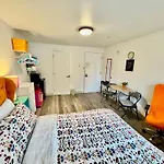 Micro Studio Apartment In University District- 10 Mins Walk To University Of Wa