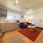 Modern Private Guesthouse In Seattle