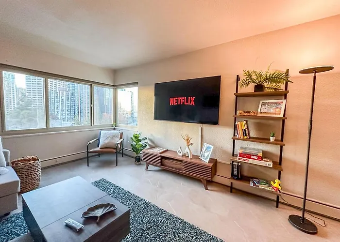 2Br Downtown Convention Center Near Attractions