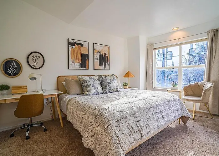 Ballard\'S Townhome With Office & Walk Score 98