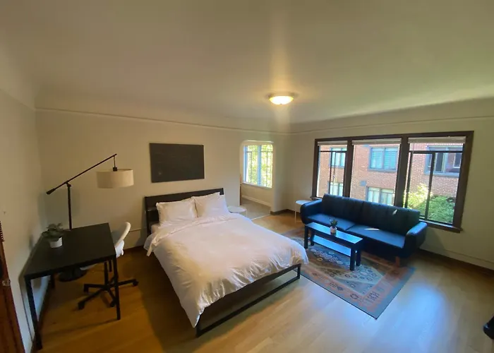 Furnished Apartments - Climate Pledge Arena Next Door