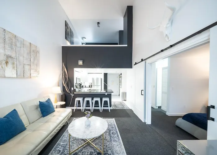 Space Needle Downtown Modern Top Story Penthouse