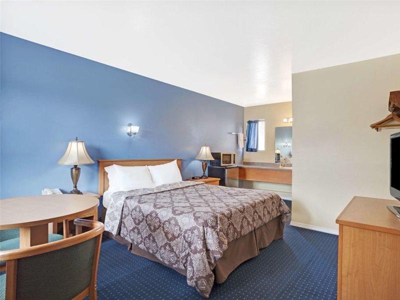 Days By Wyndham North Of Downtown Motel 2*