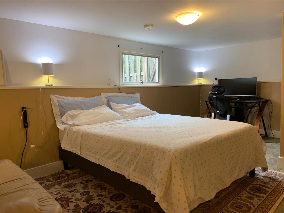 Private 3 Bedrooms&living Near U-district Holiday home Seattle
