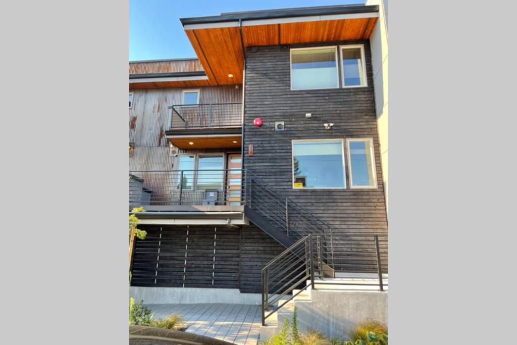 Apartment Cheerful New Modern Townhome Close To Downtown