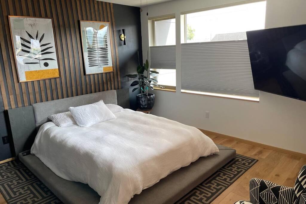 Cheerful New Modern Townhome Close To Downtown Seattle