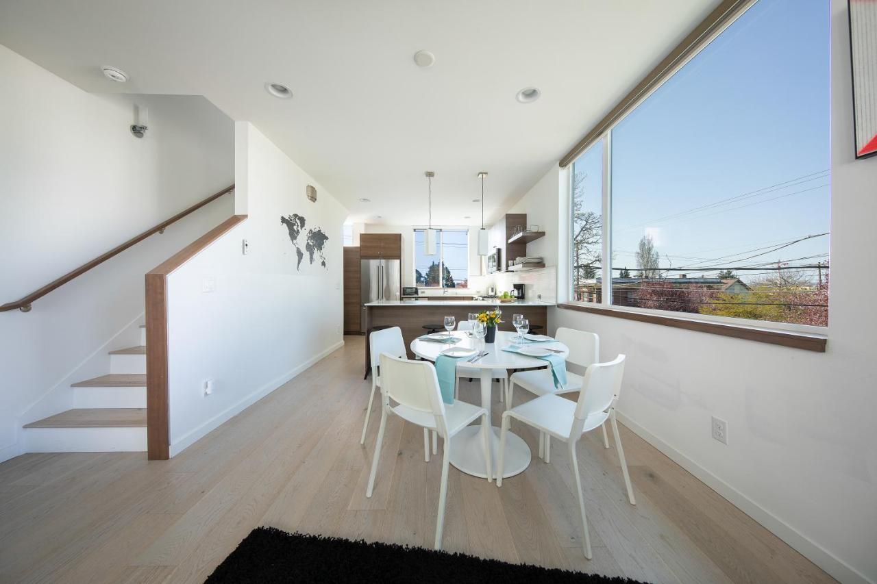 Apartment Modern Townhome In Seattle's District With Rooftop Seattle