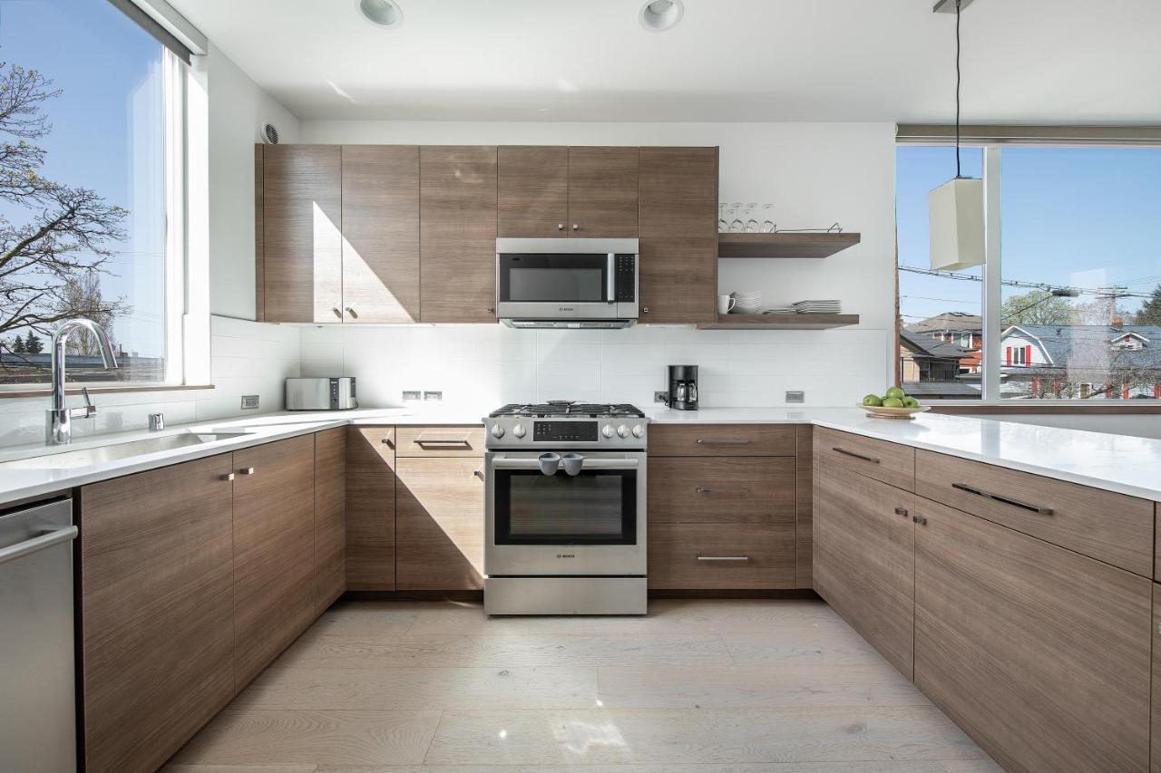 Modern Townhome In Seattle's District With Rooftop Seattle