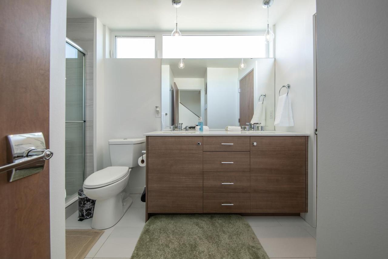 Apartment Modern Townhome In Seattle's District With Rooftop