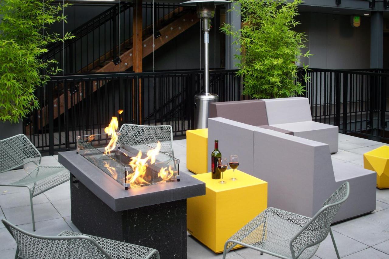 Apartment Atrium Unit 105 Seattle