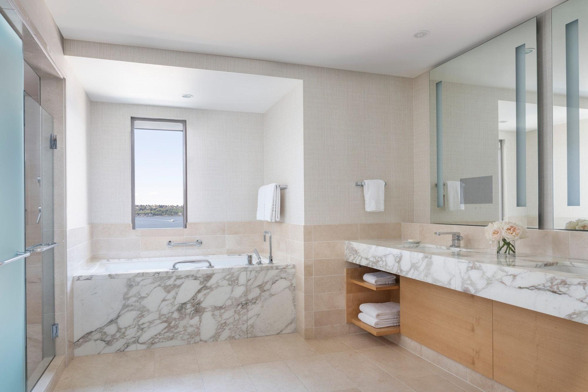 Four Seasons 5*