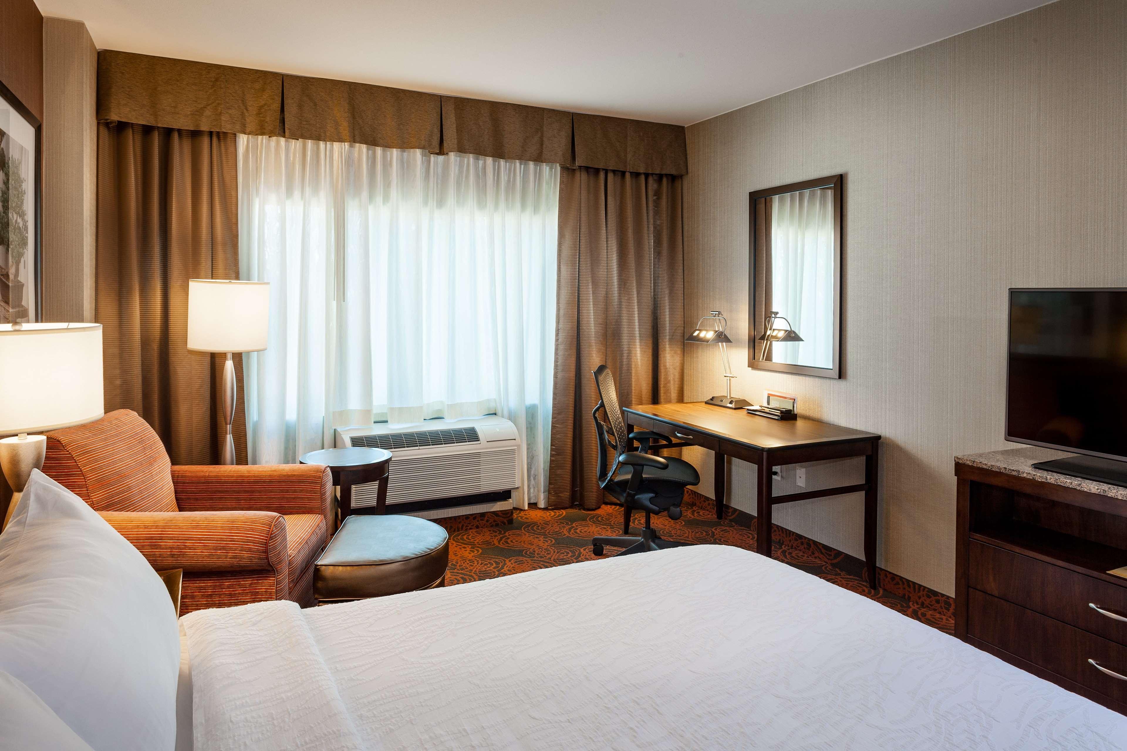 Hilton Garden Downtown Hotel 4*