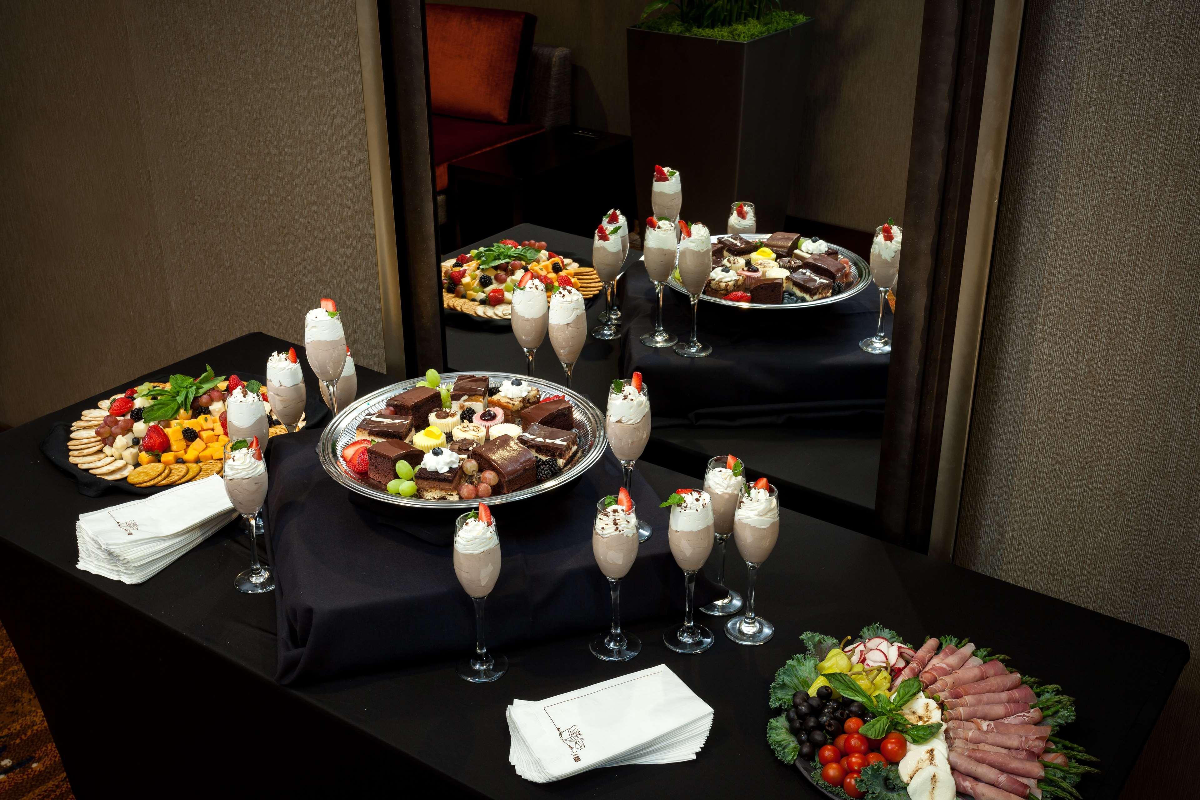 Hilton Garden Downtown Hotel 4*