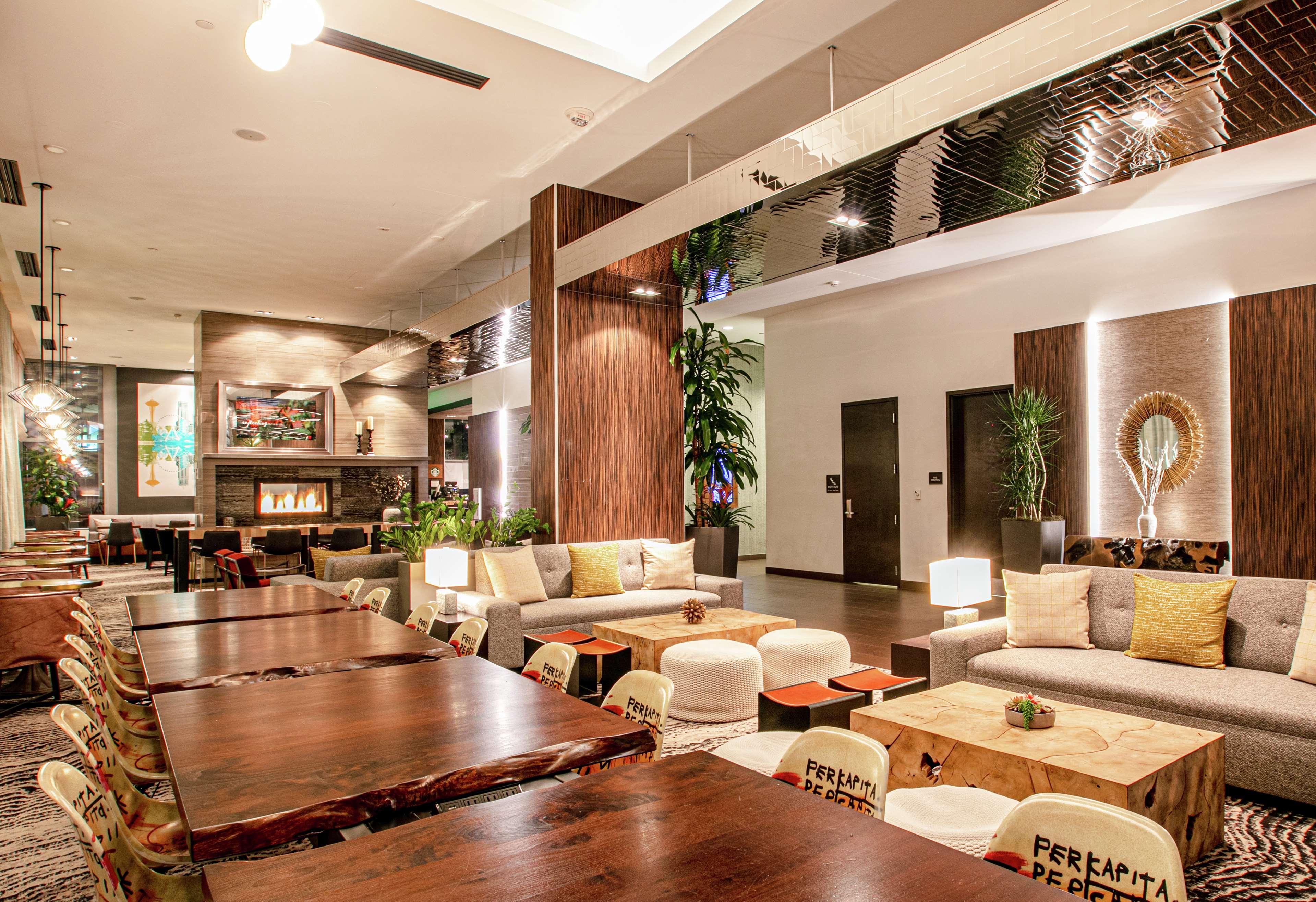 Hilton Garden Downtown Hotel 4*